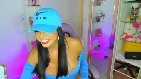 Snapshot of solange_koi chatting on May 2026 05:37:02 AM instagram evalunavelez1. online show from May 2026 05:37:02 AM