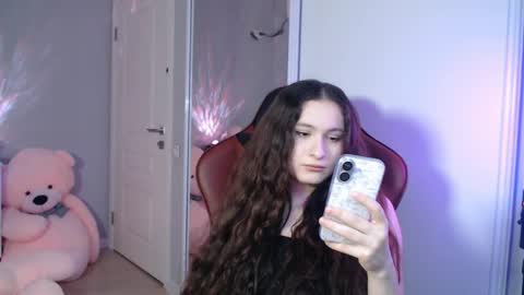 Snapshot of solitudebby chatting on May 2026 07:19:02 PM Becky online show from May 2026 07:19:02 PM