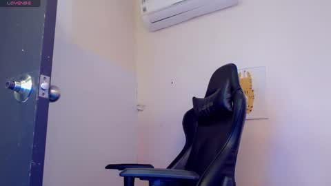 Snapshot of sombra_18 chatting on August 2026 11:36:01 PM ESTEBAN online show from August 2026 11:36:01 PM