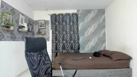 son_hades online show from February 2026 04:16:02 AM