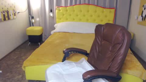 sondrariddle online show from March 2026 10:04:01 PM