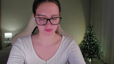Snapshot of sonia_moon_ chatting on December 2024 04:14:02 AM sonia_moon_ online show from December 2024 04:14:02 AM