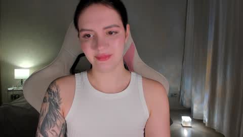 Snapshot of sonia_moon_ chatting on January 2025 02:07:02 AM sonia_moon_ online show from January 2025 02:07:02 AM