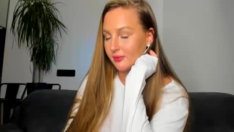 Snapshot of sonyatightt chatting on January 2025 02:41:01 AM Sonya online show from January 2025 02:41:01 AM