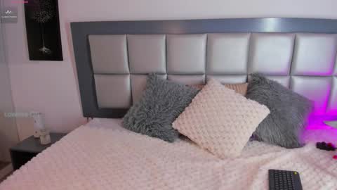 sophi Leone online show from February 2026 12:04:02 PM