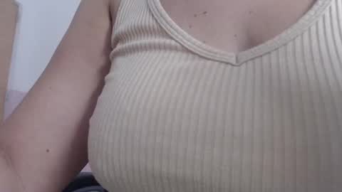 Snapshot of sophia_hadid chatting on November 2025 07:49:02 PM Sophia online show from November 2025 07:49:02 PM