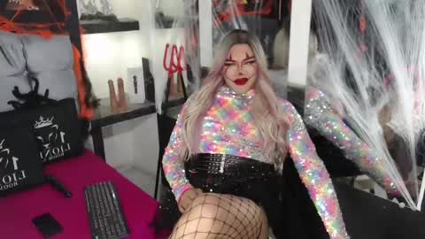 sophia_hott01 online show from October 2025 05:14:01 PM