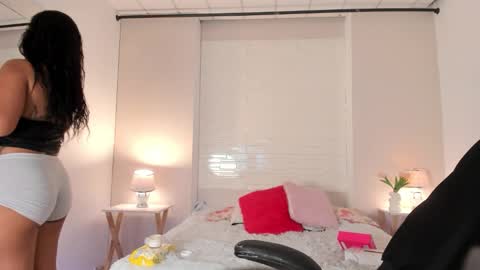  S O P H I A  online show from February 2026 12:20:01 PM