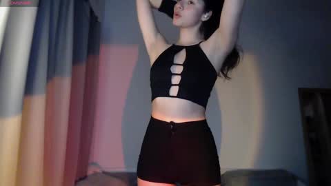 Snapshot of sophia_whispers chatting on May 2026 04:07:01 AM Sophia online show from May 2026 04:07:01 AM