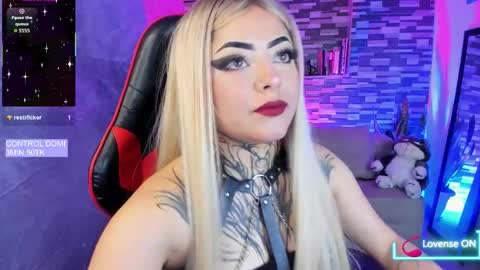 Sophia online show from November 2025 09:48:02 PM