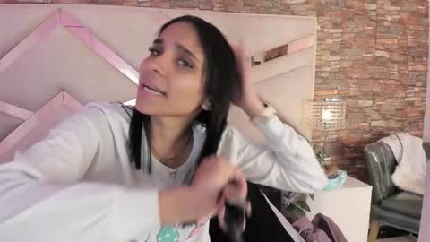 Sophia Paris online show from November 2025 04:16:01 AM