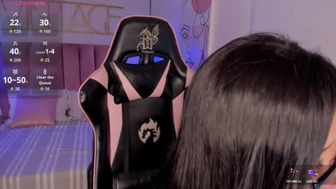 Snapshot of sophiaahill chatting on September 2025 08:09:02 PM Sophie Hill online show from September 2025 08:09:02 PM