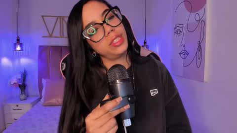 Snapshot of sophiaahill chatting on October 2025 08:09:02 PM Sophie Hill online show from October 2025 08:09:02 PM