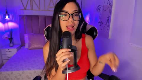 Snapshot of sophiaahill chatting on October 2025 08:42:01 PM Sophie Hill online show from October 2025 08:42:01 PM