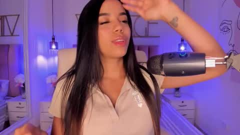 Snapshot of sophiaahill chatting on November 2025 08:20:01 PM Sophie Hill online show from November 2025 08:20:01 PM