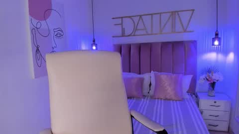 Snapshot of sophiaahill chatting on November 2025 08:30:02 PM Sophie Hill online show from November 2025 08:30:02 PM