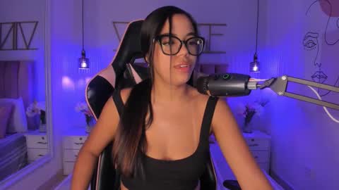 Snapshot of sophiaahill chatting on November 2025 08:09:01 PM Sophie Hill online show from November 2025 08:09:01 PM