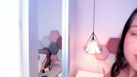 sophiacolliins online show from September 2025 01:05:01 PM