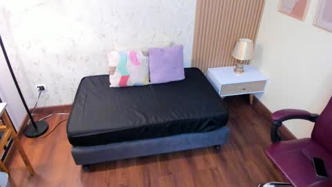 Sophia online show from April 2026 12:00:01 PM
