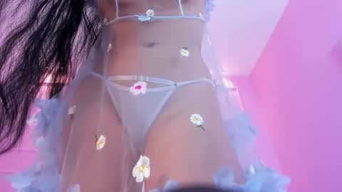 S O P H I A  online show from October 2025 01:23:01 PM