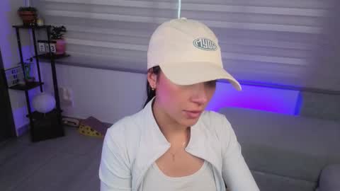 Sophie  online show from February 2026 07:43:01 PM