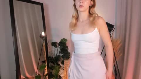 Snapshot of sophie_blossom_ chatting on May 2026 02:00:02 PM Sophia online show from May 2026 02:00:02 PM