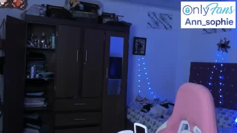 sophie doll online show from October 2025 06:56:01 PM