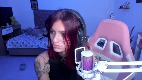 Snapshot of sophie_dolly_ chatting on May 2026 10:36:01 AM sophie doll online show from May 2026 10:36:01 AM