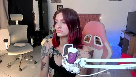Snapshot of sophie_dolly_ chatting on June 2026 02:05:02 AM sophie doll online show from June 2026 02:05:02 AM