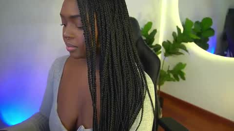 Snapshot of sophie_luvs chatting on June 2026 02:08:02 PM Sophie online show from June 2026 02:08:02 PM