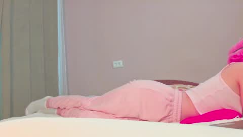 Snapshot of sophiechan69 chatting on April 2026 01:44:01 PM ShopieChan69 online show from April 2026 01:44:01 PM
