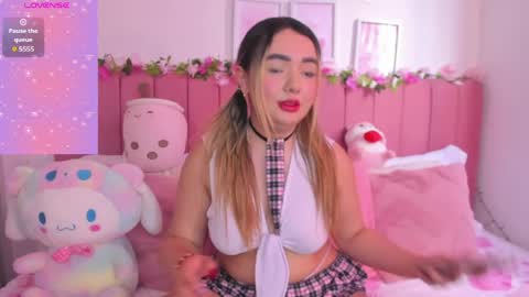 Snapshot of sophiee_rosee chatting on April 2026 05:07:01 PM sophiee rosee online show from April 2026 05:07:01 PM