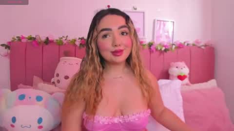 Snapshot of sophiee_rosee chatting on April 2026 05:06:02 PM sophiee rosee online show from April 2026 05:06:02 PM
