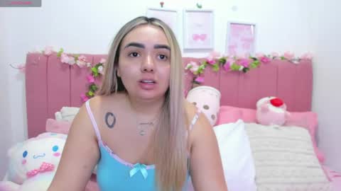 Snapshot of sophiee_rosee chatting on May 2026 10:49:02 PM sophiee rosee online show from May 2026 10:49:02 PM