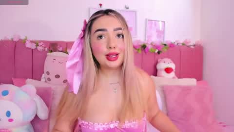 Snapshot of sophiee_rosee chatting on May 2026 05:09:01 PM sophiee rosee online show from May 2026 05:09:01 PM