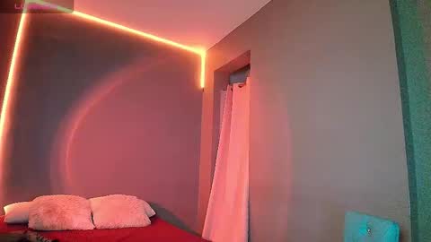 sophiejuicy_ online show from December 2025 06:01:02 AM