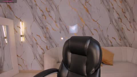 Sophie online show from March 2026 04:05:02 AM