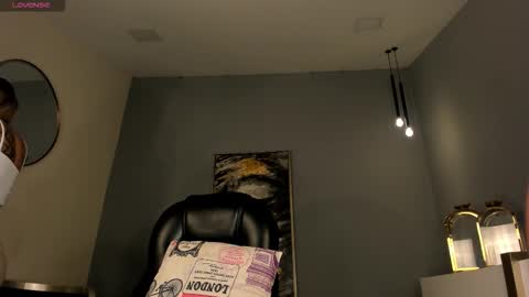 Sophie  Palmer online show from October 2025 10:49:02 AM