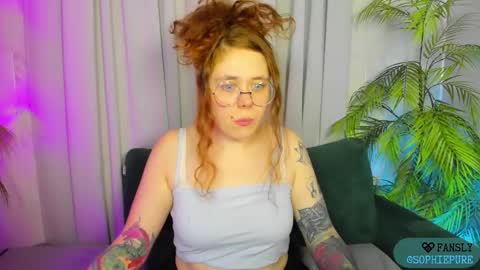 Snapshot of sophiepure chatting on October 2025 08:18:02 PM Sophie online show from October 2025 08:18:02 PM
