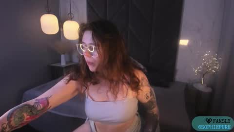 Snapshot of sophiepure chatting on October 2025 09:04:01 PM Sophie online show from October 2025 09:04:01 PM