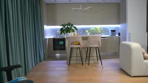       online show from October 2025 05:15:02 PM