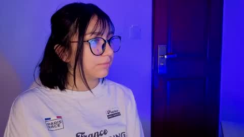   Sophie  online show from June 2026 07:07:01 PM
