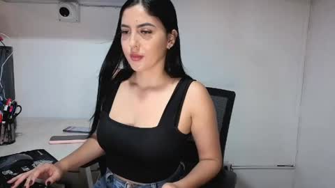 Sophiee online show from May 2026 12:04:01 AM