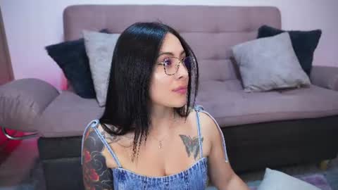 Snapshot of sophiiecums chatting on July 2026 03:53:01 AM Sophiie online show from July 2026 03:53:01 AM