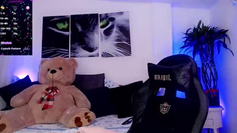 Snapshot of sophiieesweet chatting on February 2025 07:57:02 AM Sophie Sweet online show from February 2025 07:57:02 AM