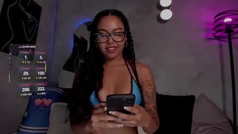 Dani online show from November 2025 05:22:01 PM