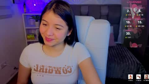 Snapshot of sophyadams_ chatting on May 2026 04:32:01 AM Sophy online show from May 2026 04:32:01 AM