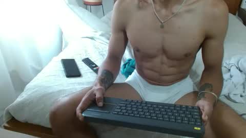 businessman online show from December 2025 06:58:01 PM