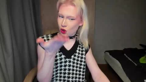 soska_albinosk online show from January 2026 08:01:02 PM