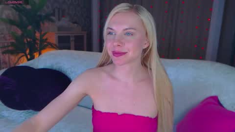 Lisa online show from November 2025 08:59:02 AM